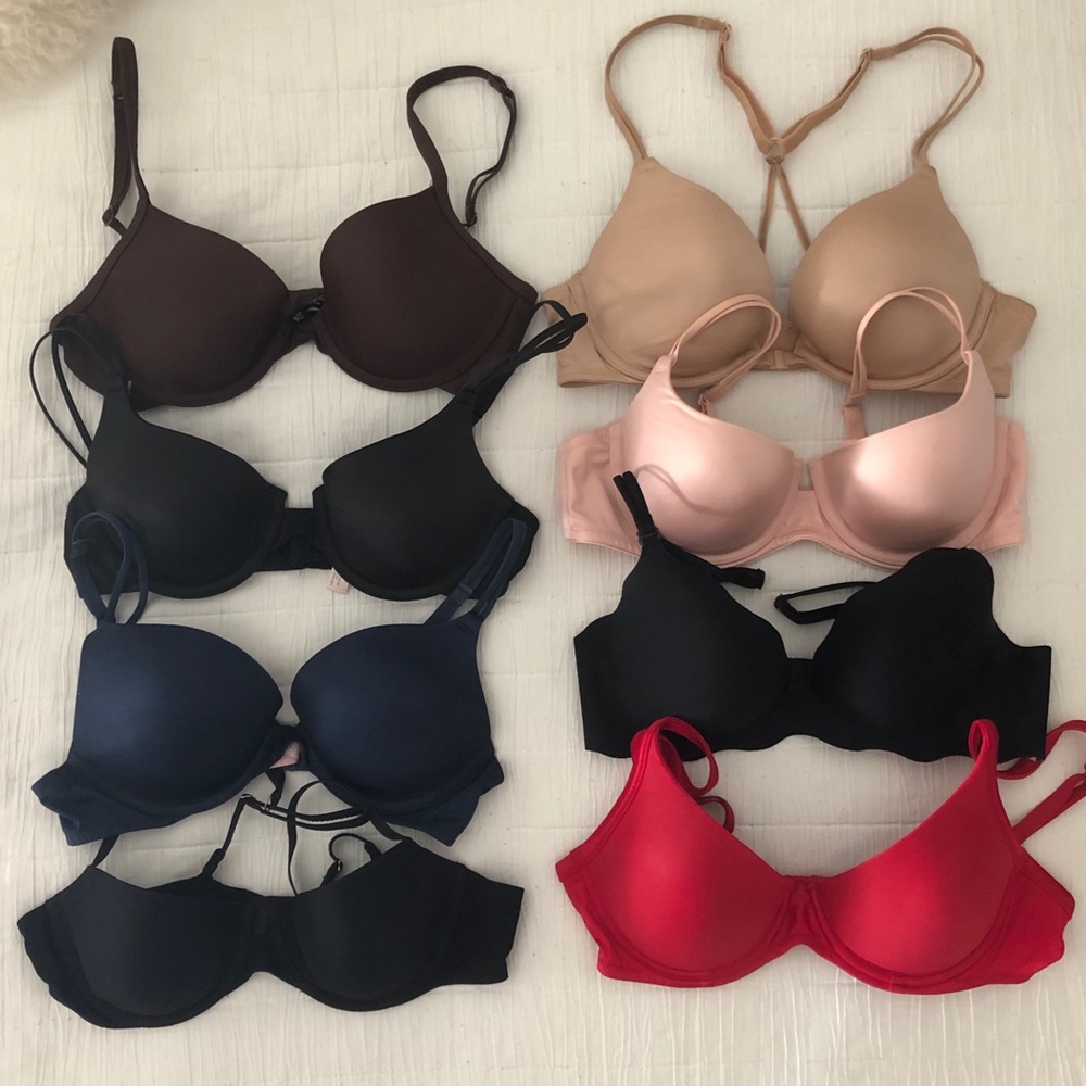 ❌SOLD❌ Bundle of 8 Victoria’s Secret bras